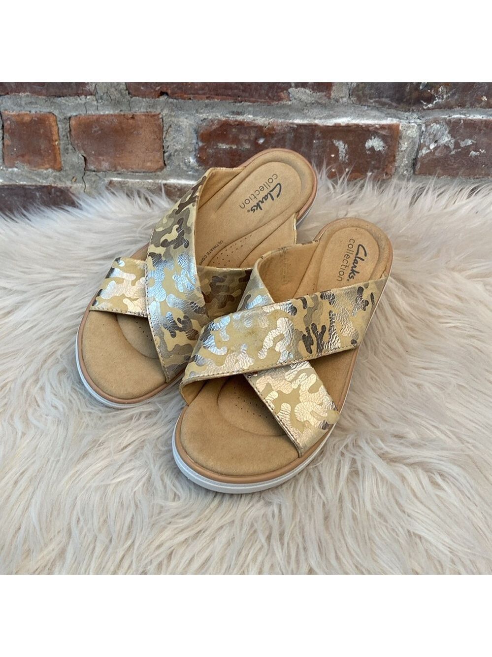 Clarks Collection Jillian Wedges in Criss Cross Sandals Tan Gold Camo, Size 7.5